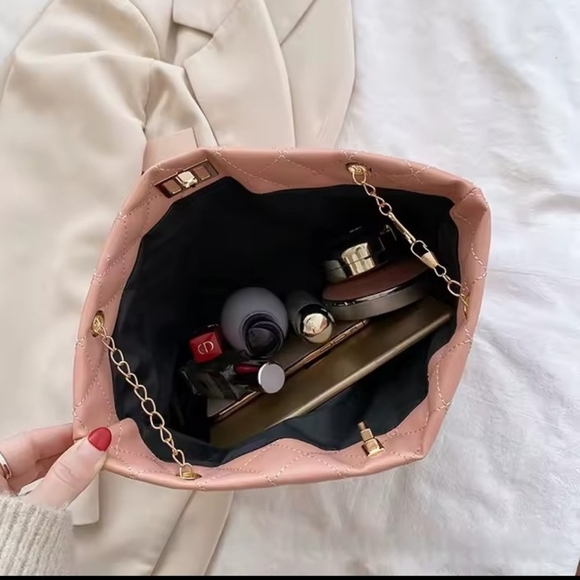 Handbag White Quilted Chain Shoulder Purse Bags New Z6 - Picture 3 of 4